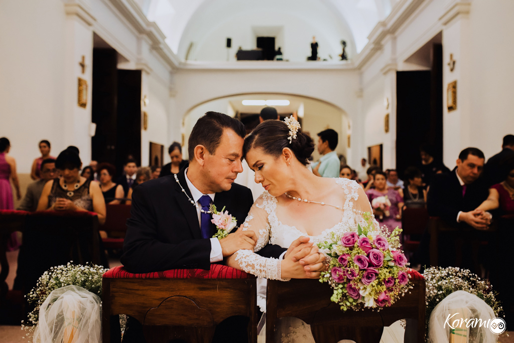 Thania y Victor ∞ Templo El Beaterio ∞ Hacienda del Paraiso ∞ Zona Magica,&nbsp;Comala